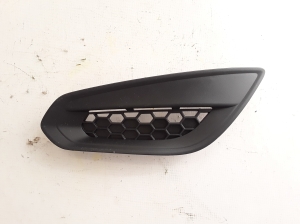  Front bumper lower grille 