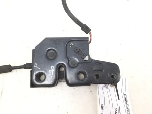  Engine cover lock 