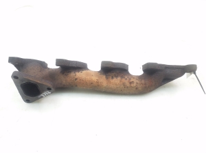  Exhaust manifold 