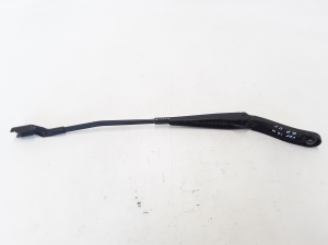  Windshield wiper blade 