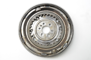  Clutch flywheel 