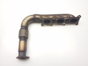  Exhaust manifold 