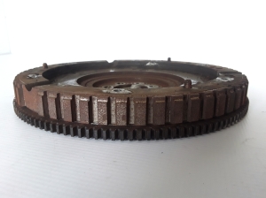  Clutch flywheel 