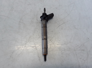  Fuel injector 