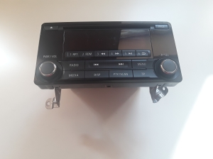  Radio / CD-Player / DVD-Player / Navigation 