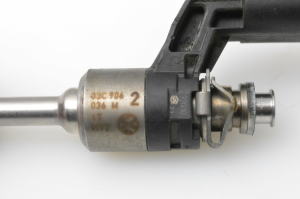  Fuel injector 