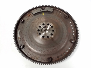  Clutch flywheel 