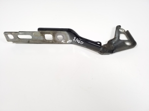  Engine cover hinge 