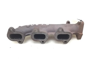  Exhaust manifold 