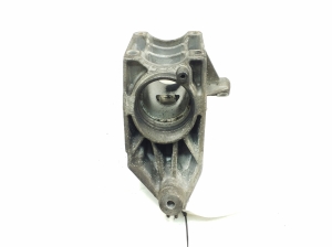  Engine holder 