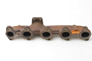  Exhaust manifold 