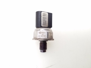  High pressure fuel line sensor 