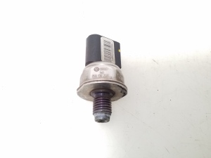  High pressure fuel line sensor 