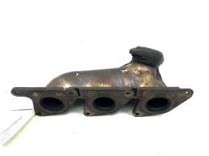  Exhaust manifold 