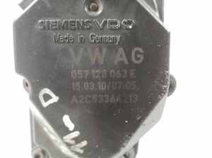  Accelerator valve 