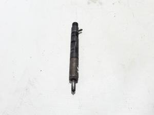  Fuel injector 