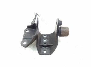  Engine holder 