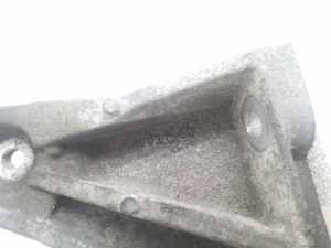  Engine holder 