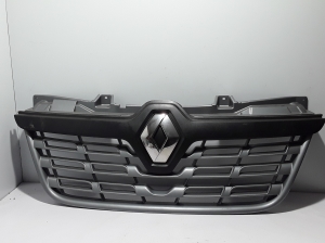  Front grille 