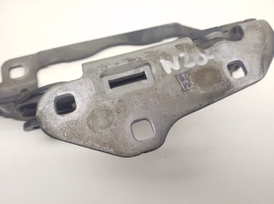  Engine cover hinge 