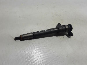  Fuel injector 