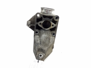  Engine holder 