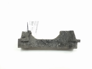  Engine holder 