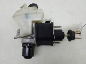  Master cylinder 