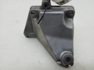  Engine holder 