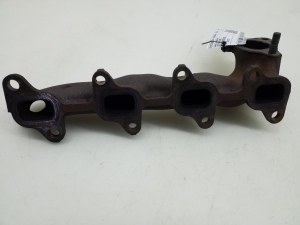  Exhaust manifold 