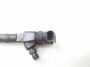  Fuel injector 