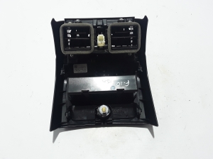  Interior shoulder control panel 