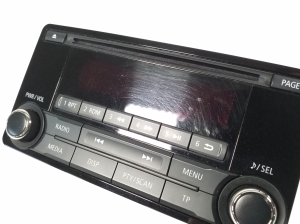  Radio / CD-Player / DVD-Player / Navigation 