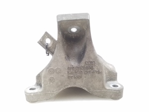  Engine holder 