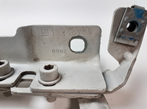  Engine cover hinge 