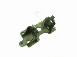  Engine holder 