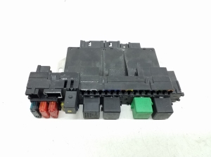  Fuse block holder under the hood 