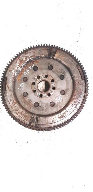  Clutch flywheel 