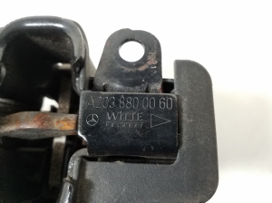  Engine cover lock 