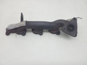  Exhaust manifold 