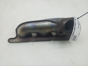  Exhaust manifold 