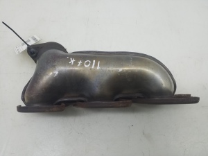  Exhaust manifold 