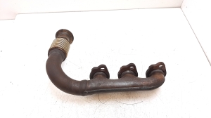  Exhaust manifold 