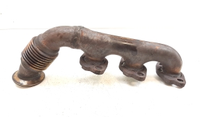  Exhaust manifold 