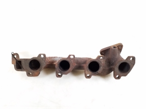  Exhaust manifold 