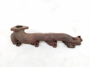  Exhaust manifold 