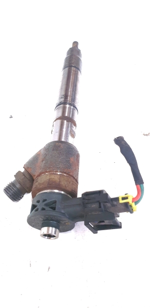  Fuel injector 