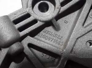  Engine holder 