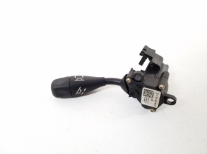  Steering wheel adjustment switch 