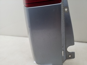  Rear corner lamp and its details 